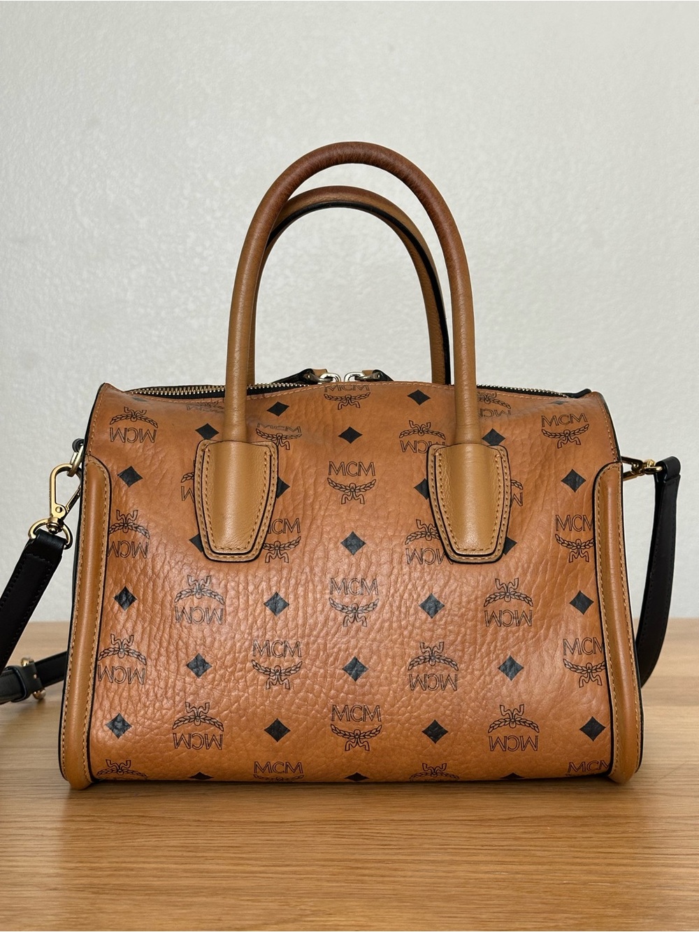 MCM Boston bag with COA - Picture 2 of 16